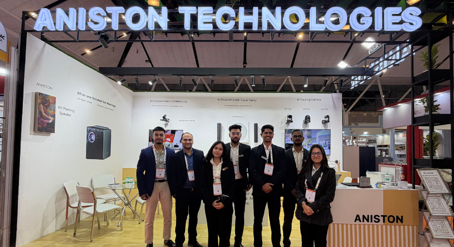 Aniston at DIDAC Exhibition